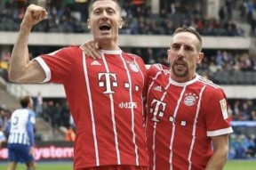 AYX- 德甲莱万多夫斯基连进五球的视频 