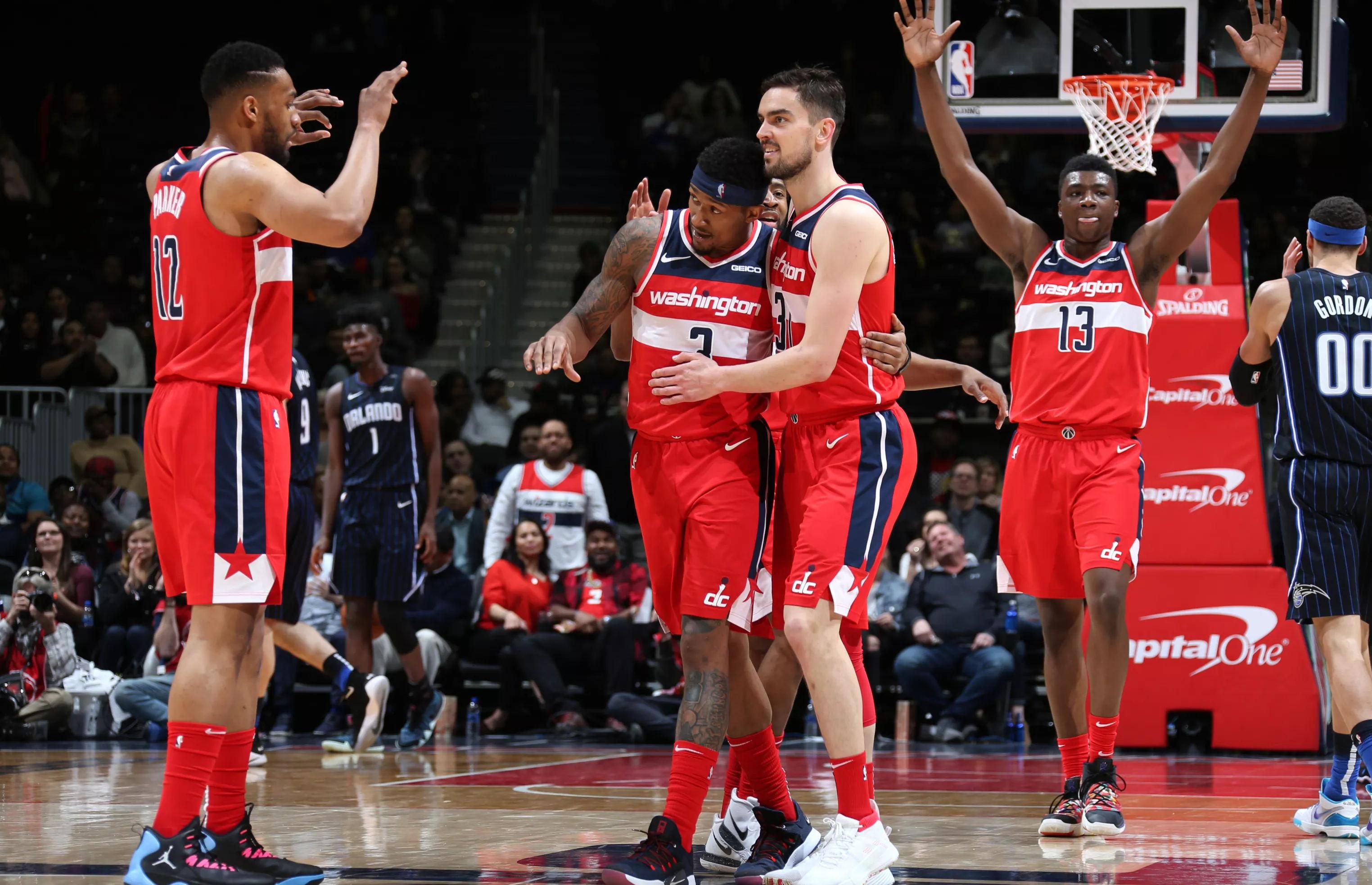 包含蒂姆回归赛场，突破纪录首场状态亮眼，掘金观众沸腾！的词条