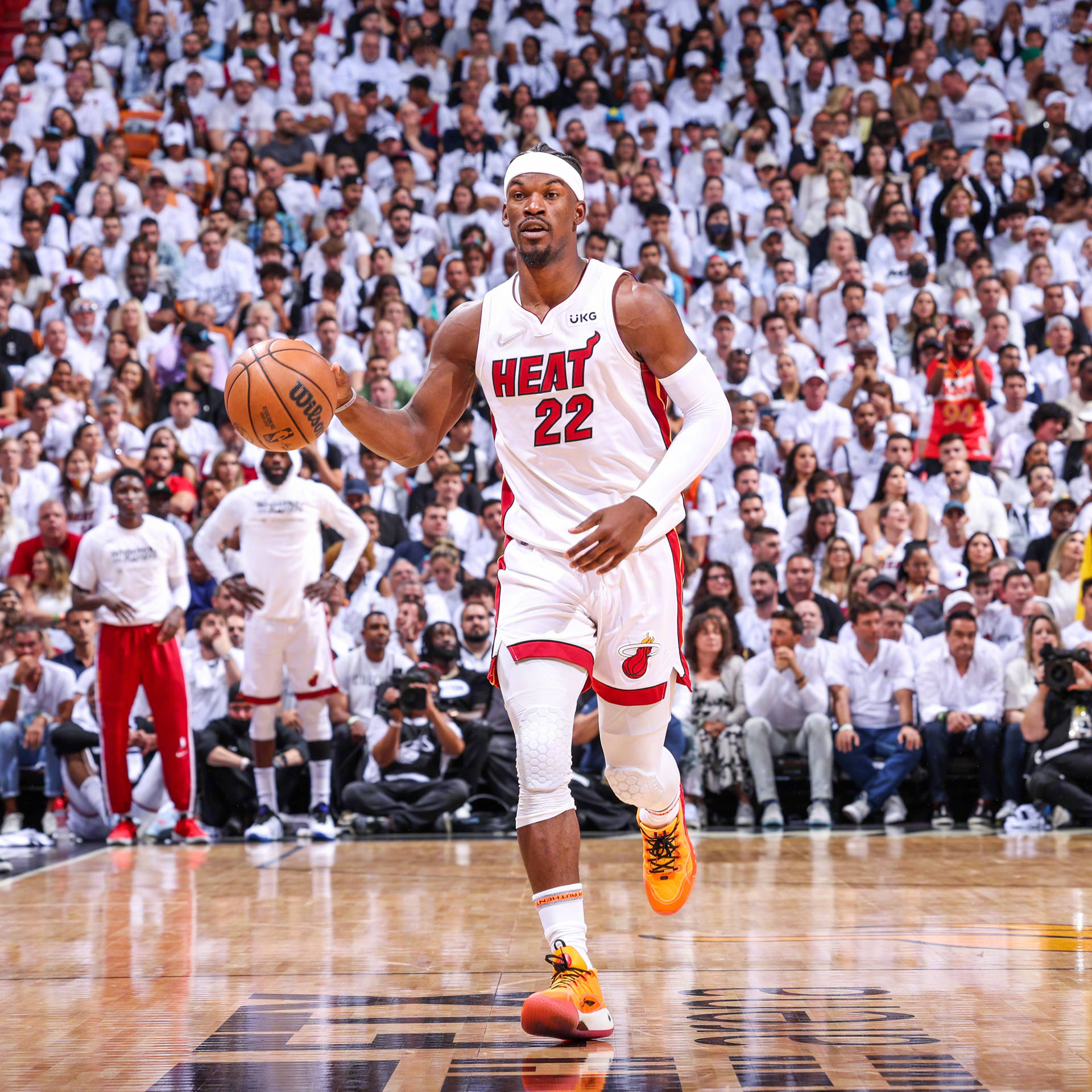 巴特勒连续十二场比赛得分超过败北，DWG挑战极限！的简单介绍